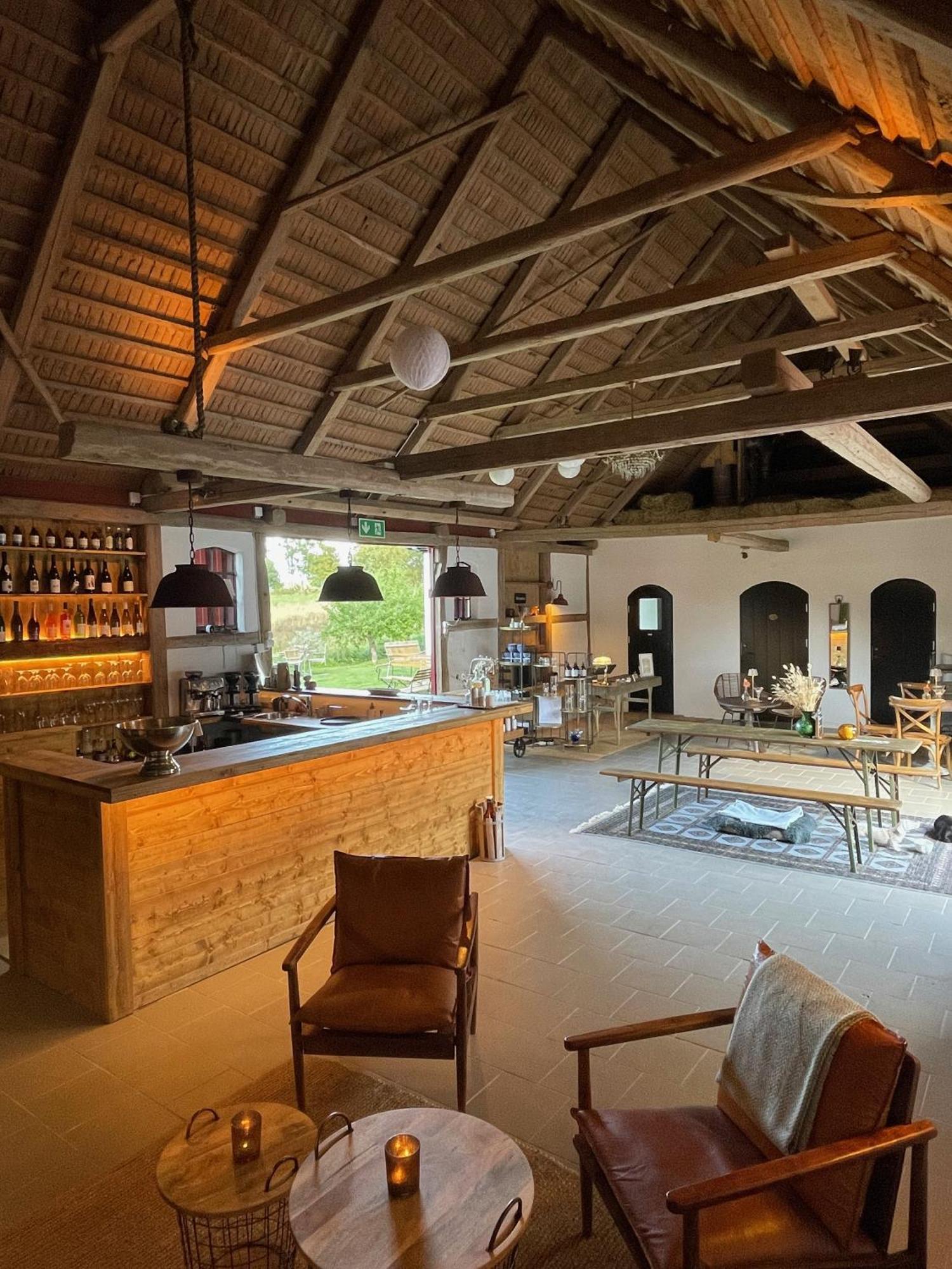 Hotel Ekenaes Gard Pa Oesterlen Kivik